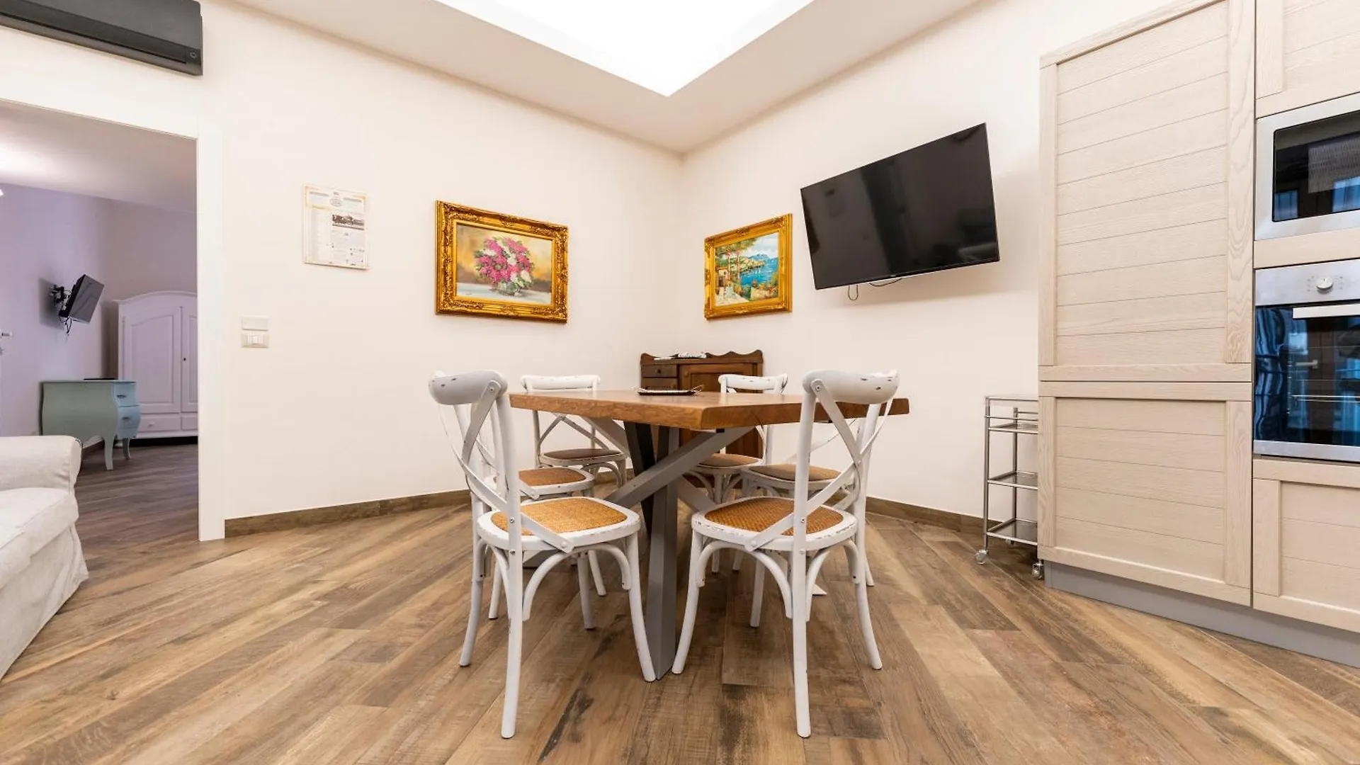 Dece3 Otel Napoli