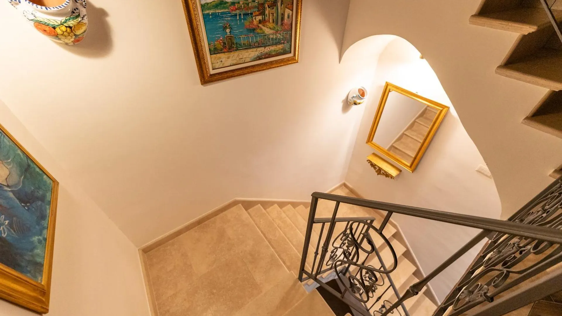 Dece3 Otel Napoli 0*,