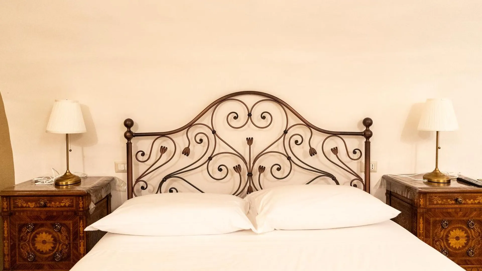 Dece3 Hotel Naples 0*,  Italy