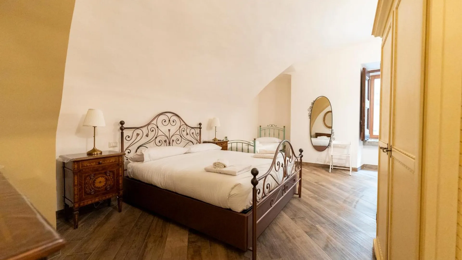 Guest house Dece3 Hotel Naples Italy