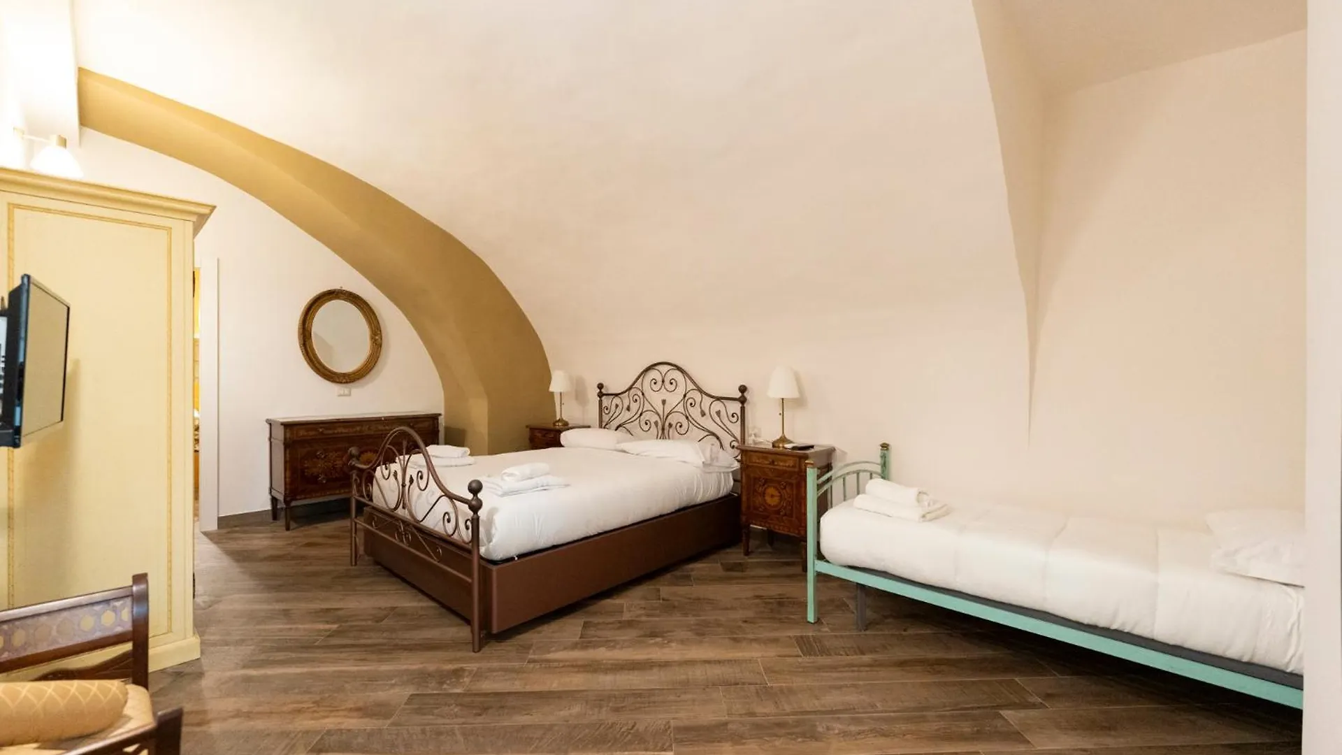 Guest house Dece3 Hotel Naples Italy